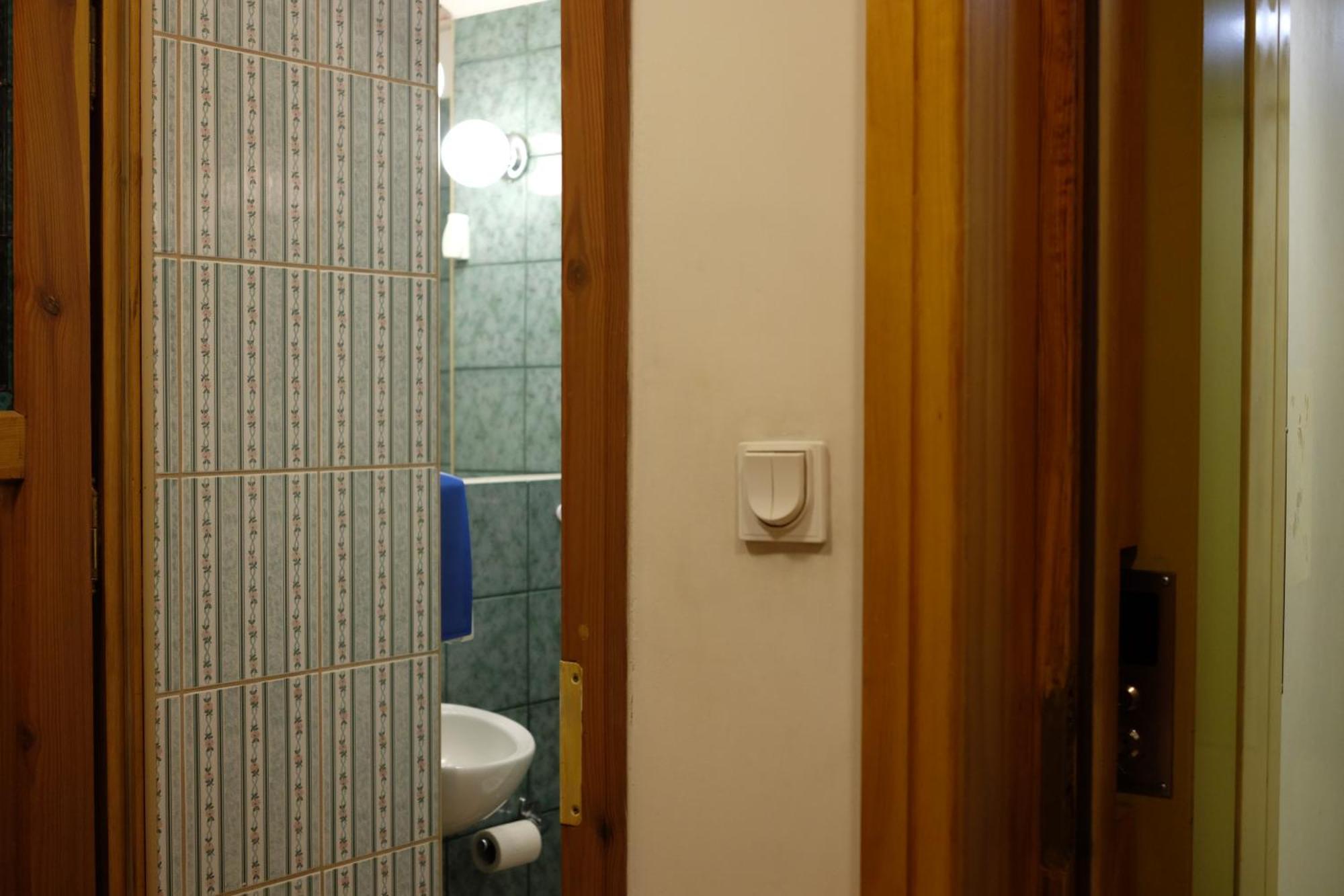 Academus Pub & Guest House Wrocław Extérieur photo