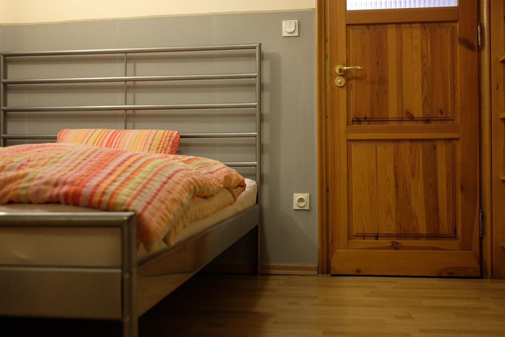 Academus Pub & Guest House Wrocław Extérieur photo