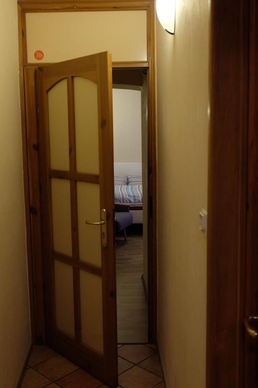 Academus Pub & Guest House Wrocław Extérieur photo